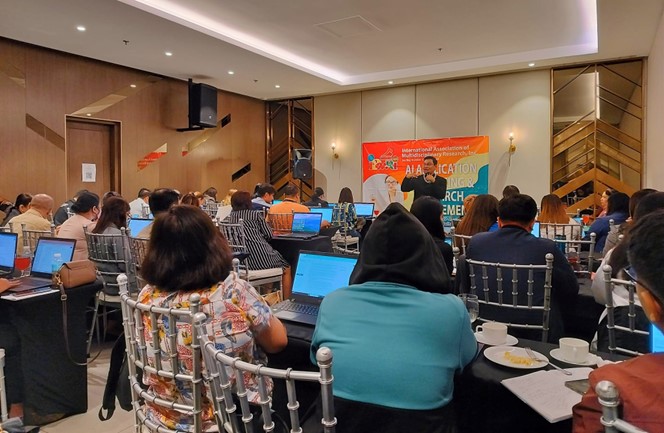 JBLCF-Bacolod Participants Elevate Skills through AI Training  for Teaching and Research Management